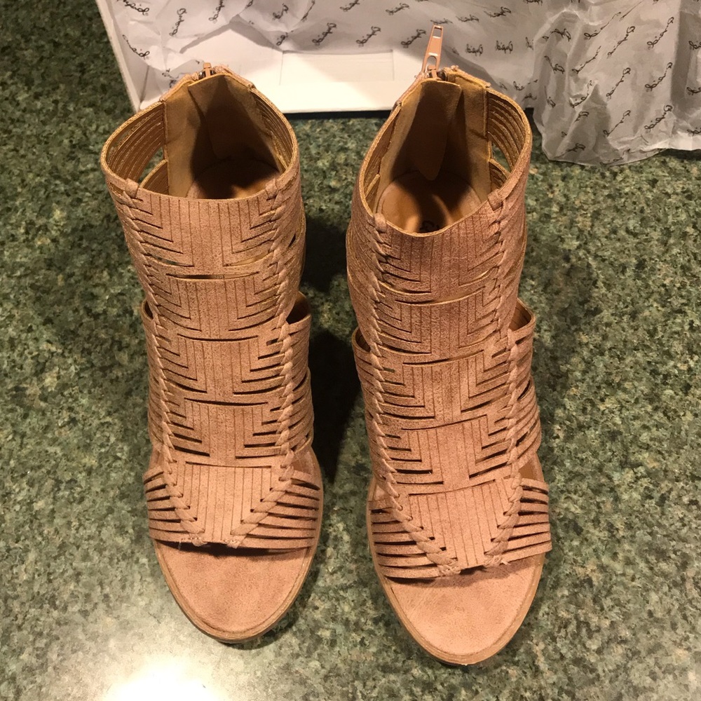 Qupid Woven Caged Peep Toe Heeled Sandals - Picture 3 of 7